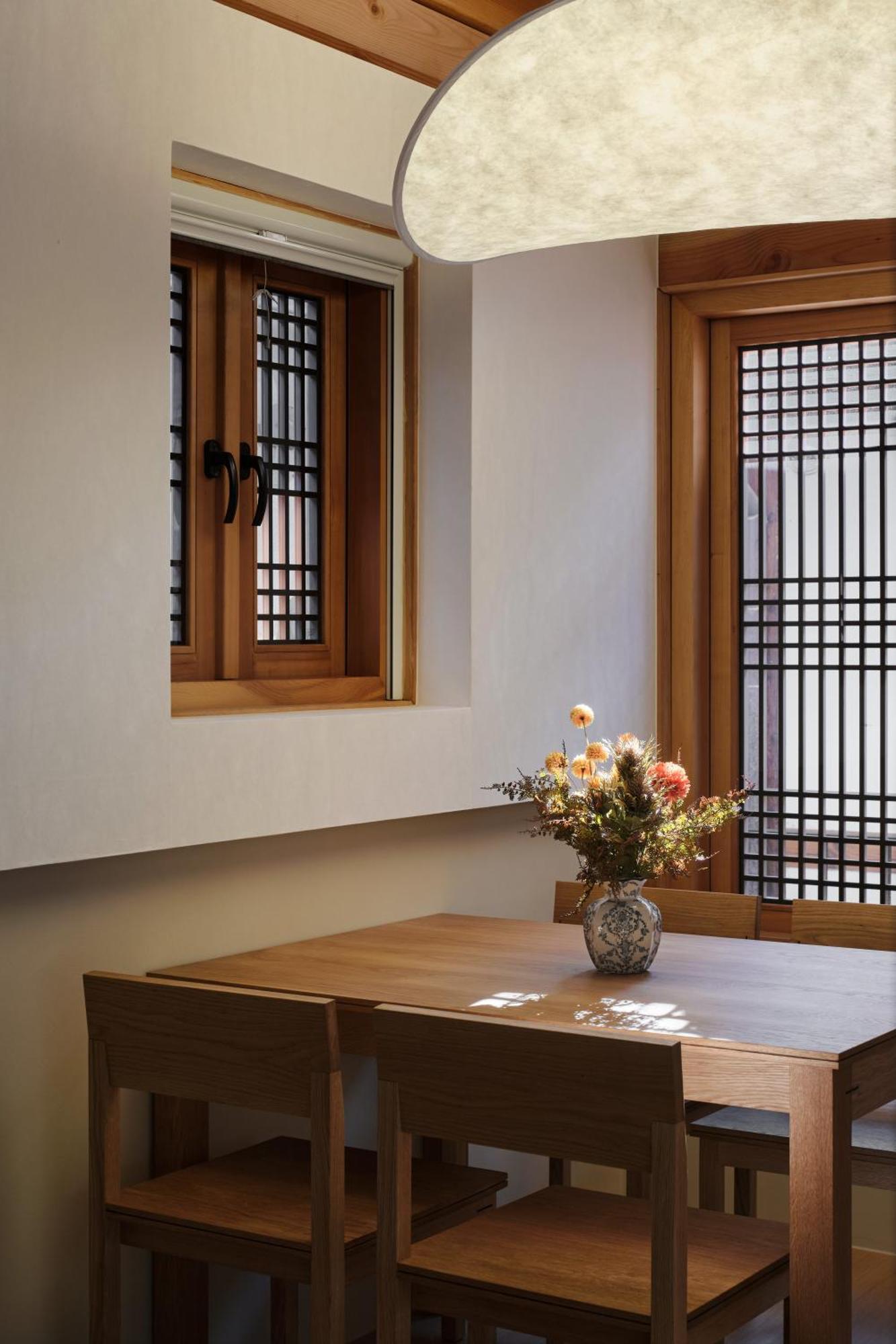 The Korean Traditional Hanok In Downtown Seoul For Convenient Public Transportation - Seoul Ari Kültér fotó