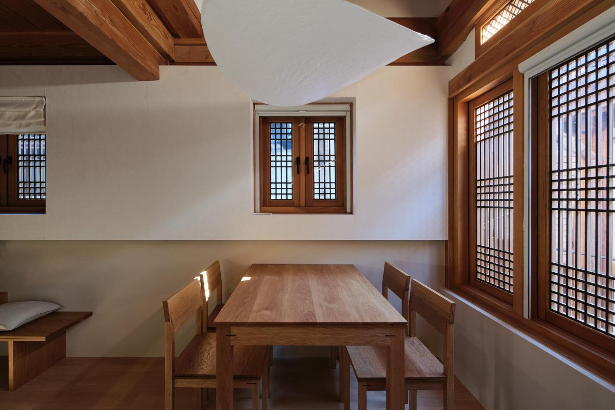 The Korean Traditional Hanok In Downtown Seoul For Convenient Public Transportation - Seoul Ari Kültér fotó